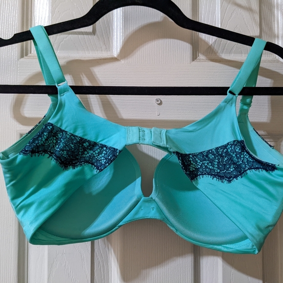 Victoria's Secret Push Up Bra! - Picture 5 of 6